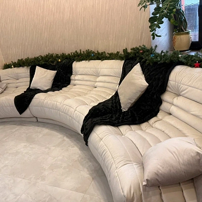 Большой бескаркасный диван для просторной комнаты. Отзыв с фото и высшим рейтингом 5 звезд